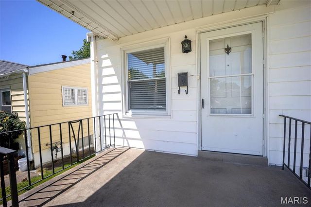 1411 Holden Avenue, St Louis, MO 63125