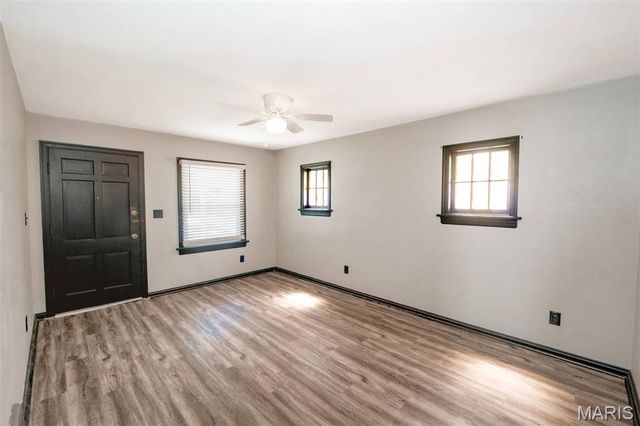 1411 Holden Avenue, St Louis, MO 63125