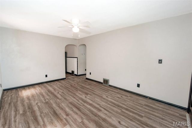 1411 Holden Avenue, St Louis, MO 63125