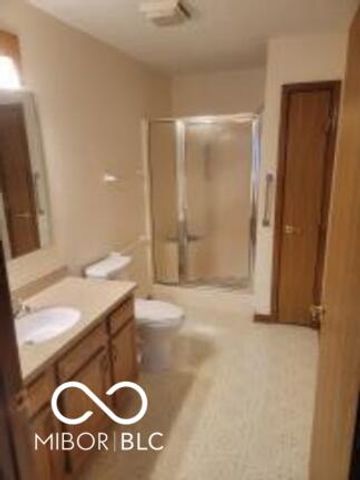 6376 Village Oak Court, Indianapolis, IN 46236