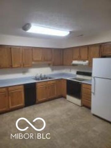 6376 Village Oak Court, Indianapolis, IN 46236