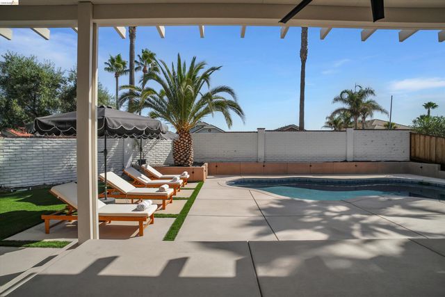2331 Newport Pl South, Discovery Bay, CA 94505