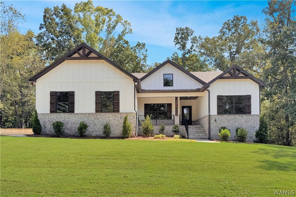 13765 Frank Lary, Northport, AL 35475