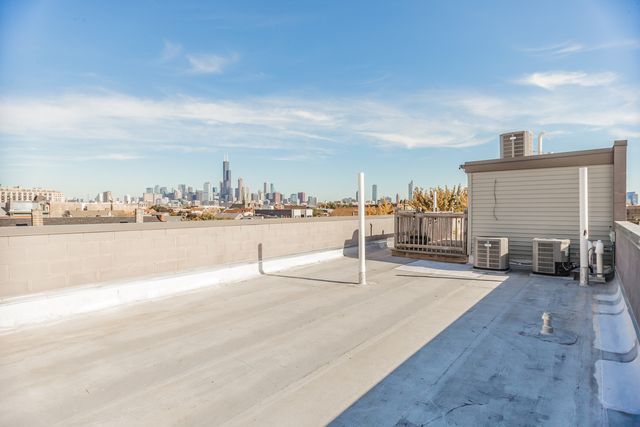 2018 S Loomis Street 3, Chicago, IL 60608