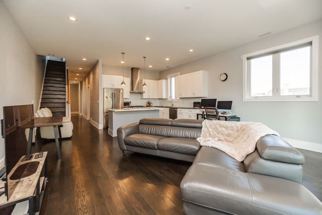 2018 S Loomis Street 3, Chicago, IL 60608