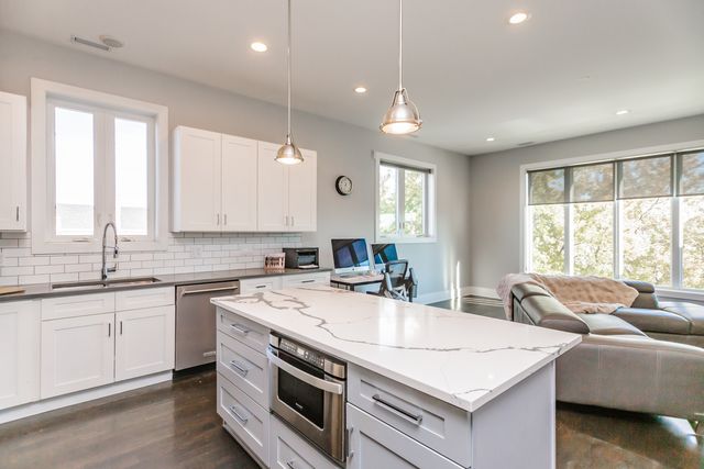 2018 S Loomis Street 3, Chicago, IL 60608