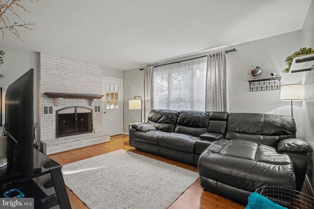 7 PINE TREE DR, New Cumberland, PA 17070