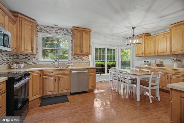 7 PINE TREE DR, New Cumberland, PA 17070