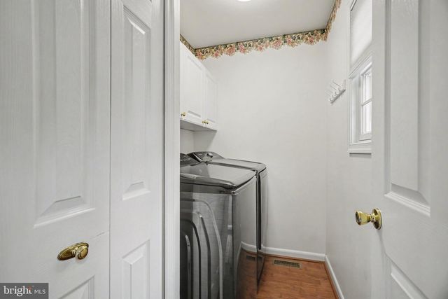 7 PINE TREE DR, New Cumberland, PA 17070