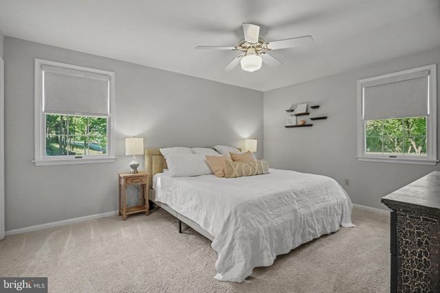 7 PINE TREE DR, New Cumberland, PA 17070