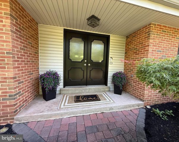 7 PINE TREE DR, New Cumberland, PA 17070