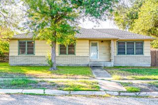 450 Claremore St, Corpus Christi, TX 78412