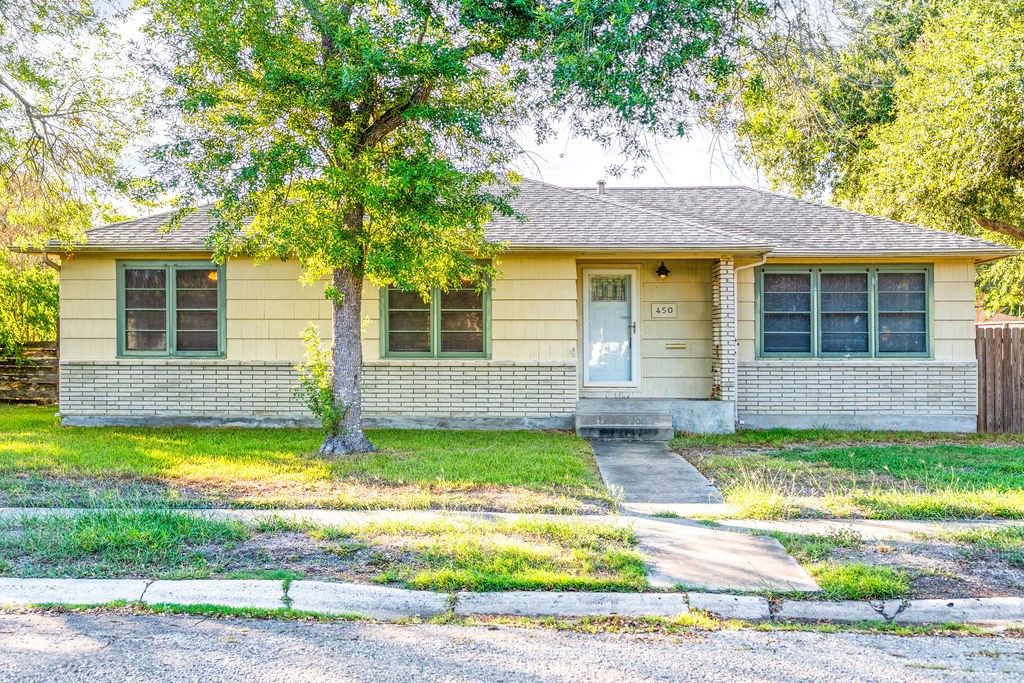 450 Claremore St, Corpus Christi, TX 78412