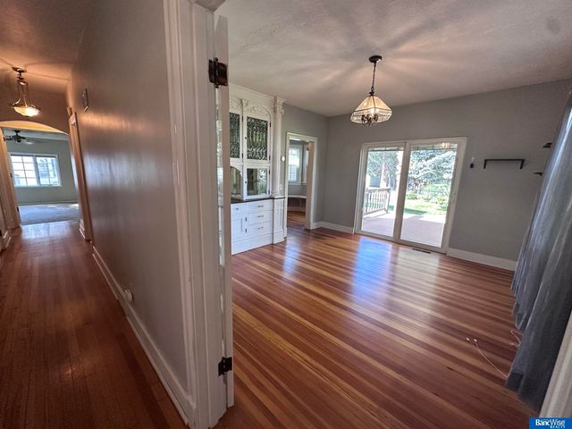 1207 8th Street, Aurora, NE 68818