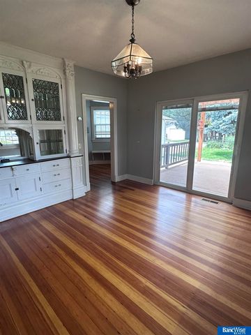 1207 8th Street, Aurora, NE 68818