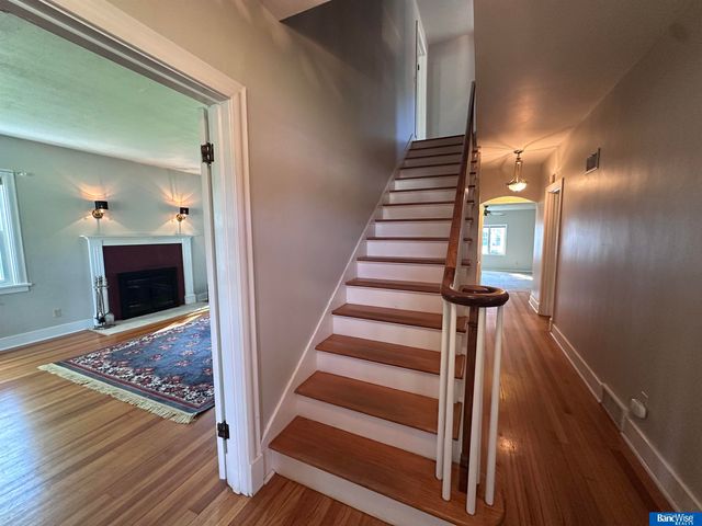 1207 8th Street, Aurora, NE 68818