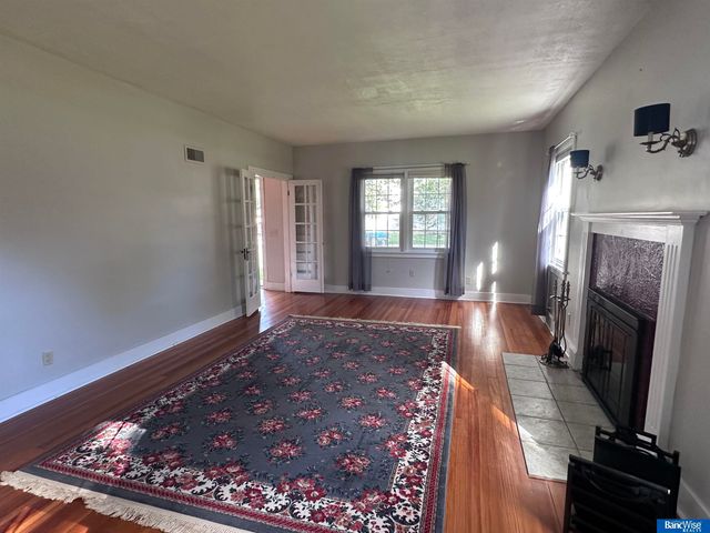 1207 8th Street, Aurora, NE 68818