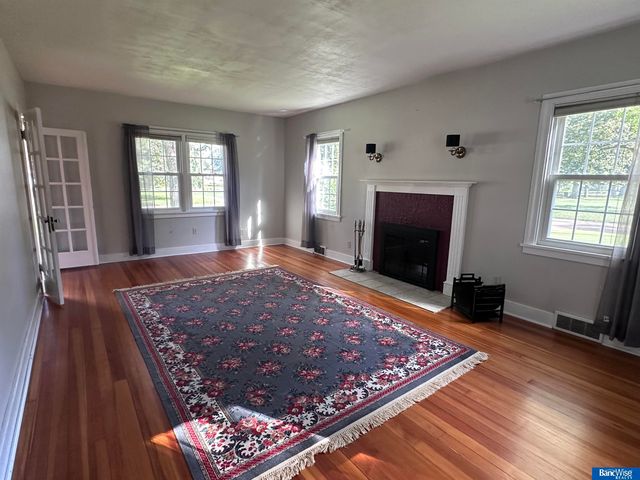 1207 8th Street, Aurora, NE 68818