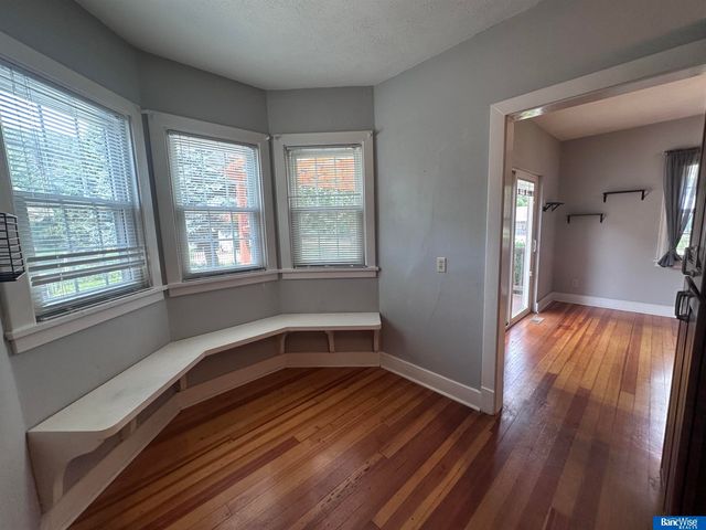 1207 8th Street, Aurora, NE 68818