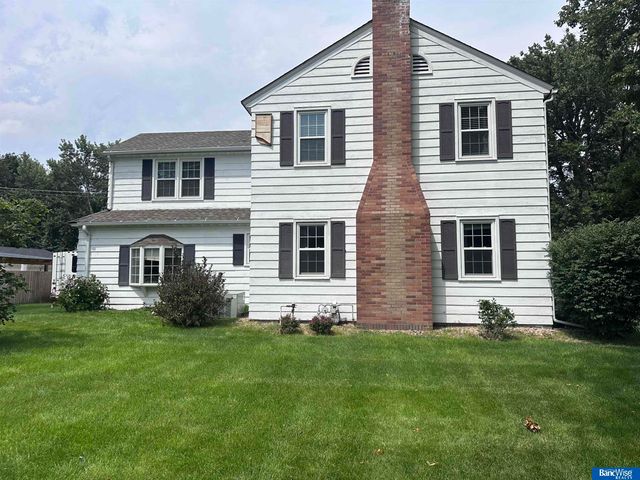 1207 8th Street, Aurora, NE 68818