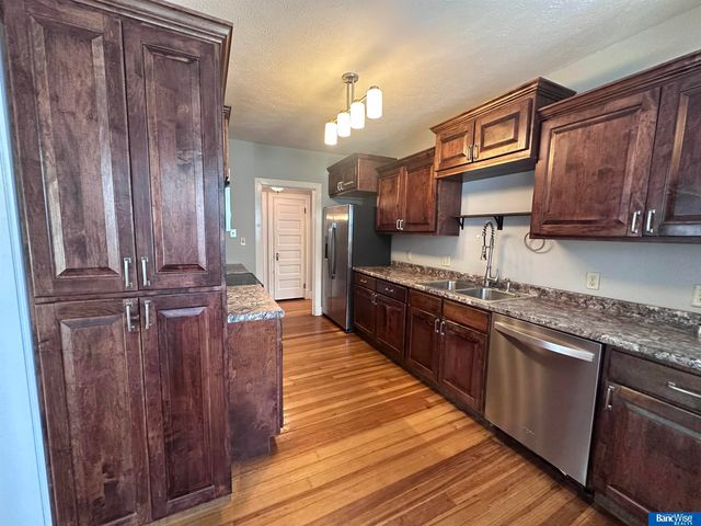 1207 8th Street, Aurora, NE 68818