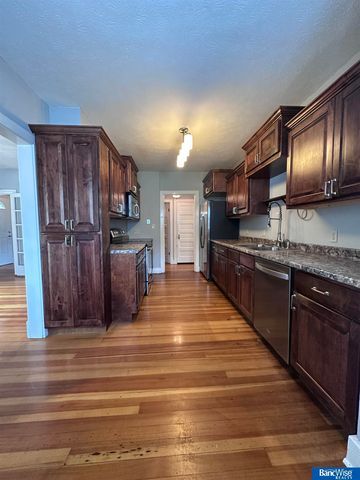 1207 8th Street, Aurora, NE 68818