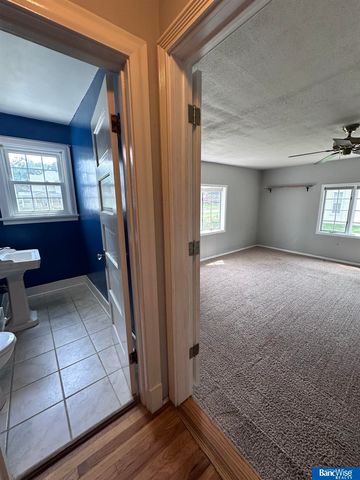 1207 8th Street, Aurora, NE 68818