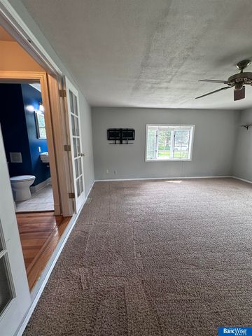 1207 8th Street, Aurora, NE 68818