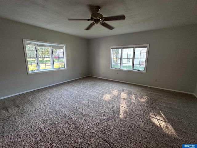 1207 8th Street, Aurora, NE 68818