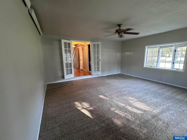 1207 8th Street, Aurora, NE 68818