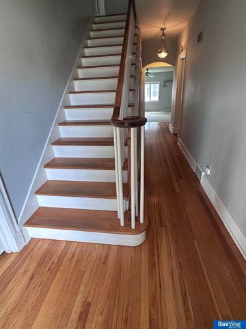 1207 8th Street, Aurora, NE 68818