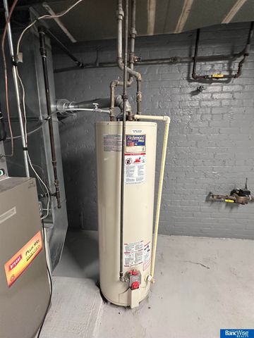 1207 8th Street, Aurora, NE 68818