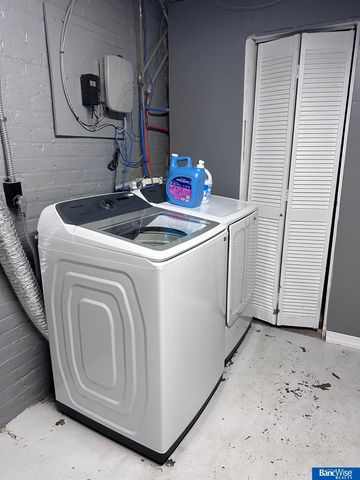 1207 8th Street, Aurora, NE 68818