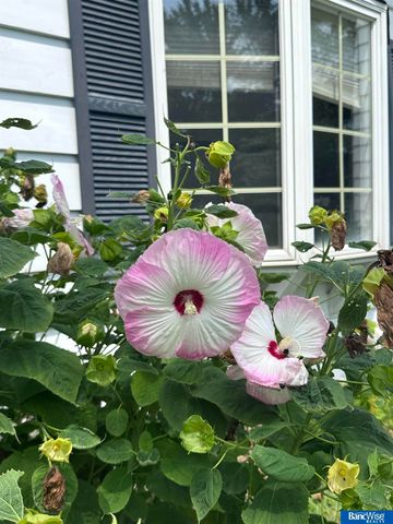 1207 8th Street, Aurora, NE 68818