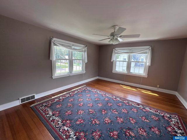 1207 8th Street, Aurora, NE 68818