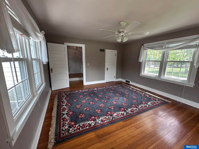 1207 8th Street, Aurora, NE 68818