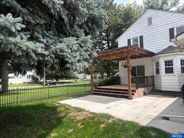 1207 8th Street, Aurora, NE 68818