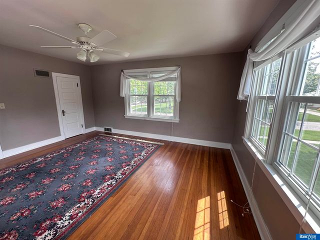 1207 8th Street, Aurora, NE 68818