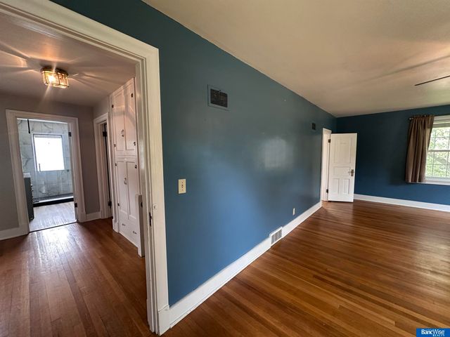 1207 8th Street, Aurora, NE 68818