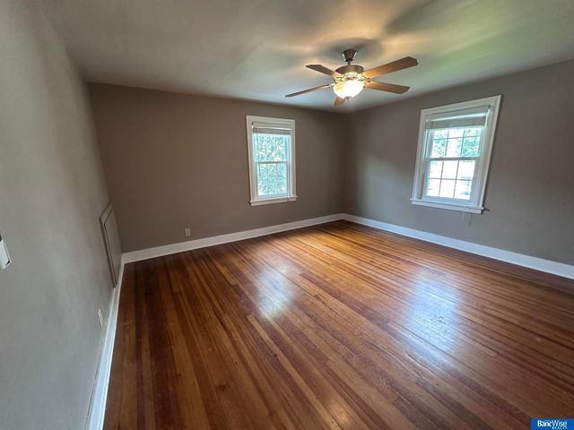 1207 8th Street, Aurora, NE 68818