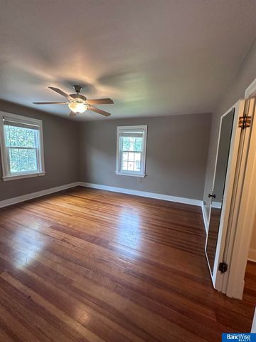 1207 8th Street, Aurora, NE 68818