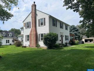 1207 8th Street, Aurora, NE 68818