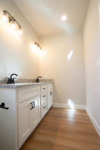 313 String Prairie WAY, Smithville, TX 78957