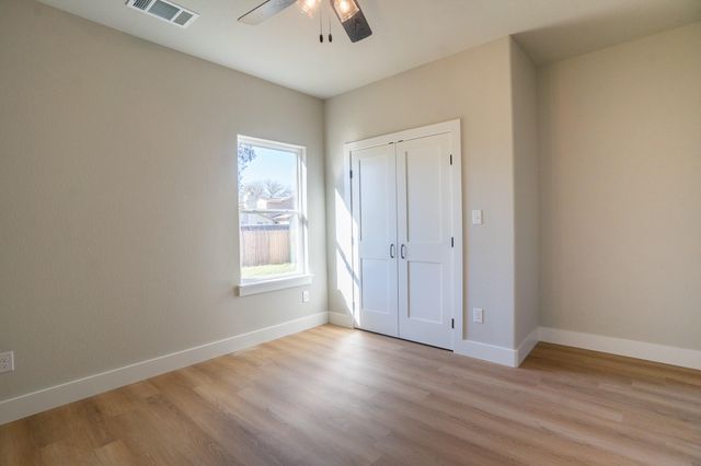 313 String Prairie WAY, Smithville, TX 78957