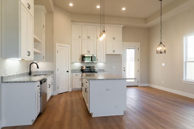 313 String Prairie WAY, Smithville, TX 78957