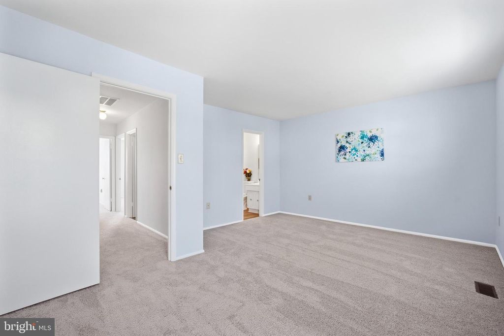 Image 16 of property listing at 14927 CHERRYWOOD DR #5F, Laurel, MD 20707