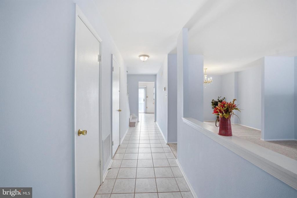 Image 2 of property listing at 14927 CHERRYWOOD DR #5F, Laurel, MD 20707