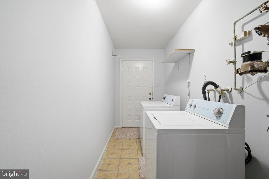 Image 23 of property listing at 14927 CHERRYWOOD DR #5F, Laurel, MD 20707