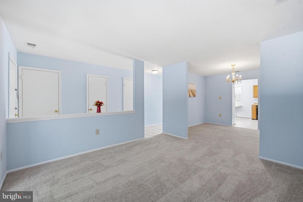 Image 4 of property listing at 14927 CHERRYWOOD DR #5F, Laurel, MD 20707