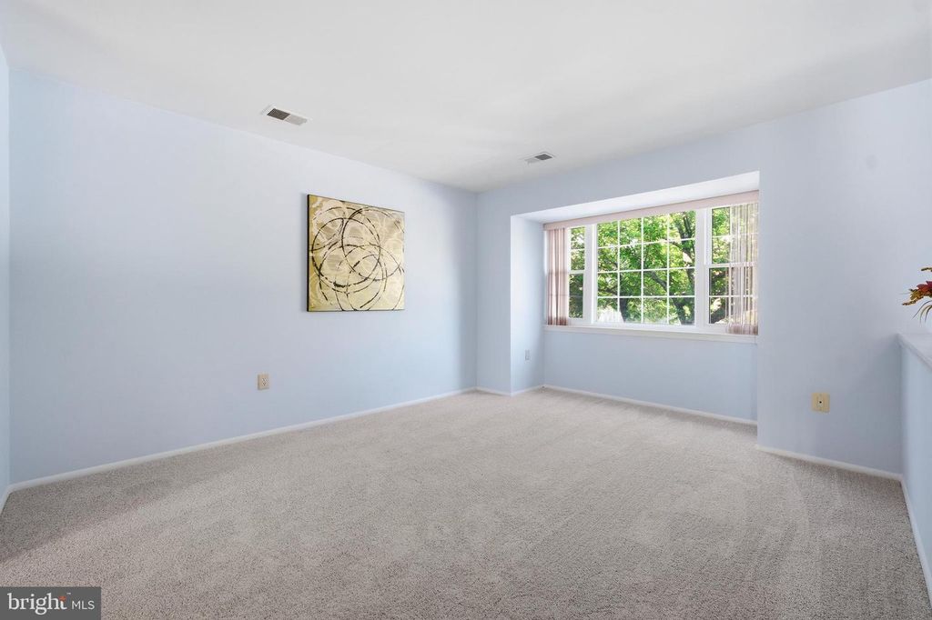 Image 6 of property listing at 14927 CHERRYWOOD DR #5F, Laurel, MD 20707
